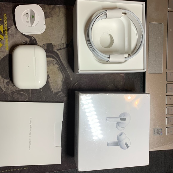 Airpods Pro - Picture 2 of 6